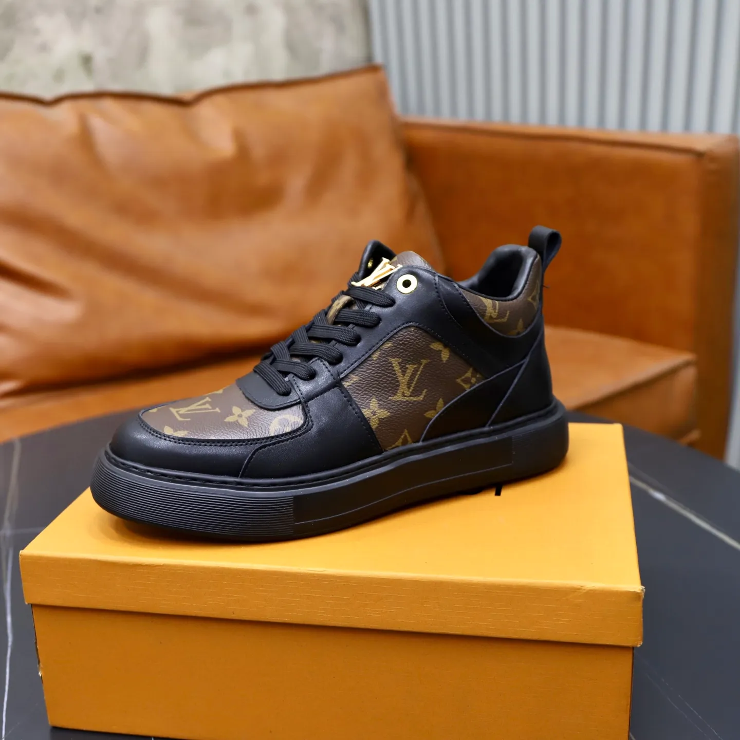 Ex-factory price: 442💰🙅‍♂️🙅‍♂️🙅‍♂️ Brand: LV Louis Vuitton Standard code: 38-44 (45 customized) Grade: Same as the official website Material: Original cowhide material spliced with brand rubber Comfortable and breathable lining Lightweight and wear-resistant sports outsole Style category: Men's fashionable casual shoes Running sneakers Distinguished luxury brand elements Top luxury color: actual picture color